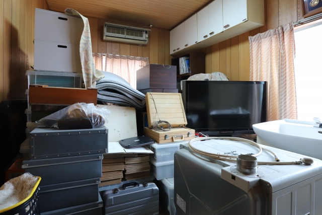 物が多く残る部屋の様子（遺品整理前のイメージ）